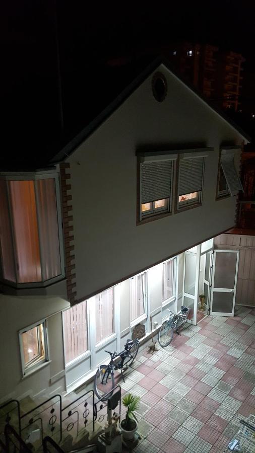 The Blacksmith'S Guesthouse Shkodër Exteriör bild